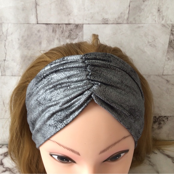 Silver Crackle Faux Leather Fabric Turban Headband - Picture 6 of 8